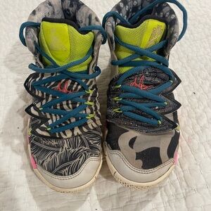 Nike Kyrie Irving High-Top Sneakers